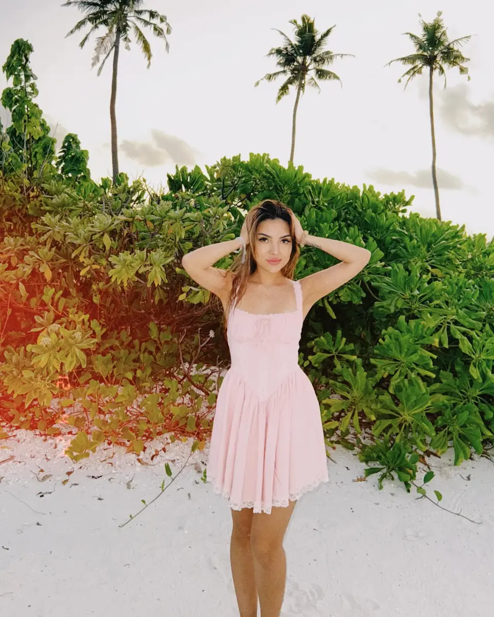 Akerke escort in Hong Kong