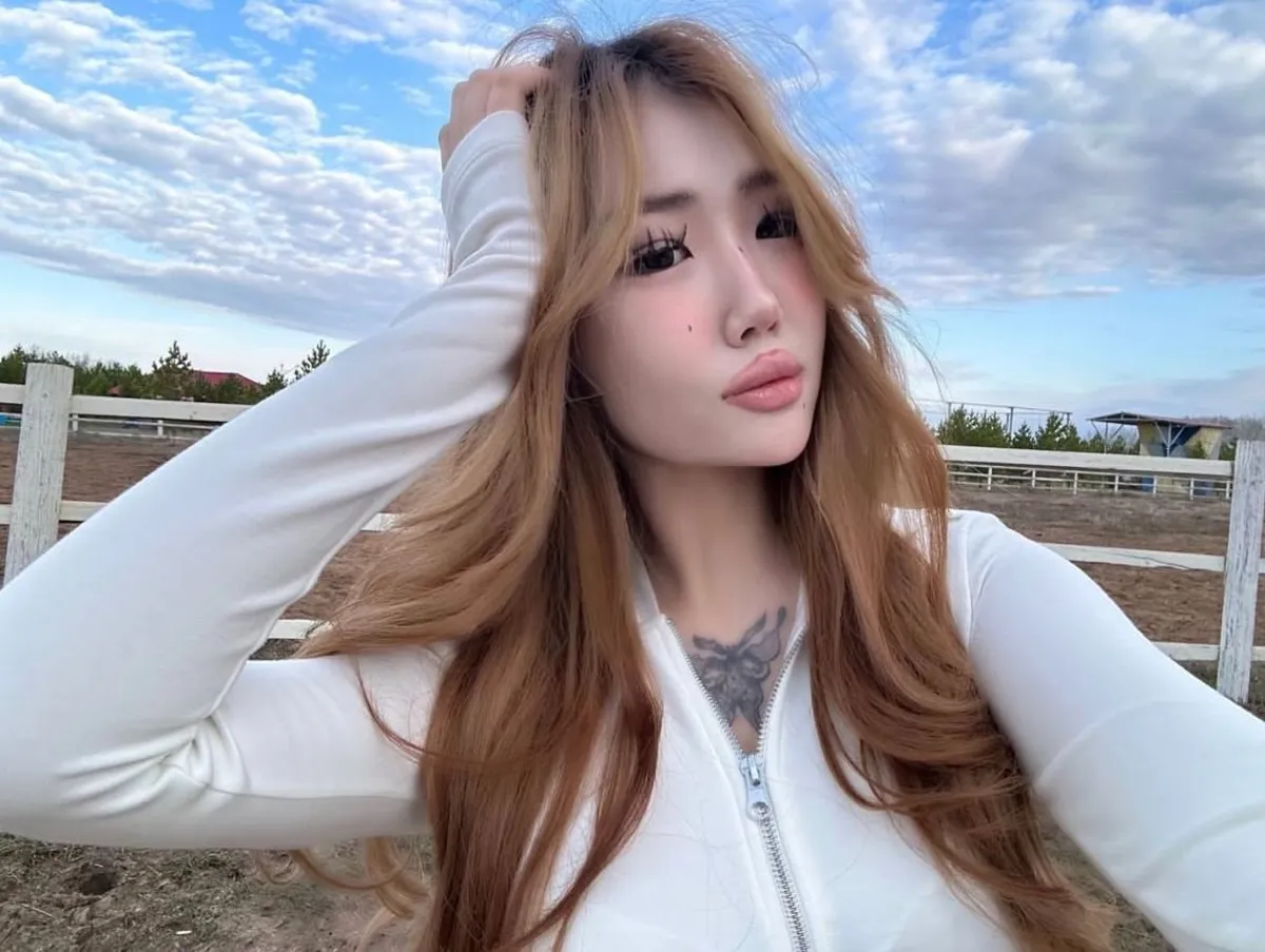 Angela escort in Hong Kong