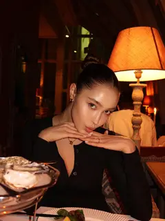 Elmira escort in Hong Kong