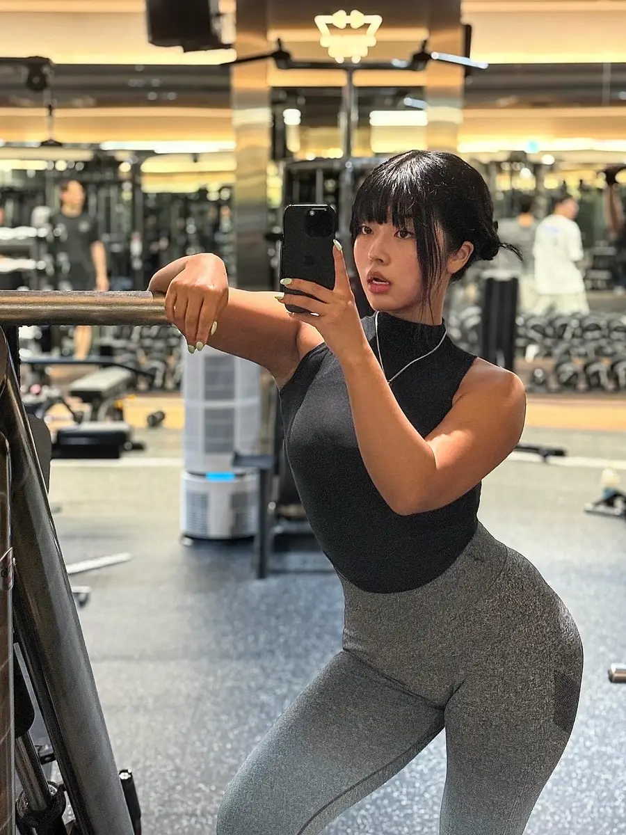 Farah escort in Hong Kong