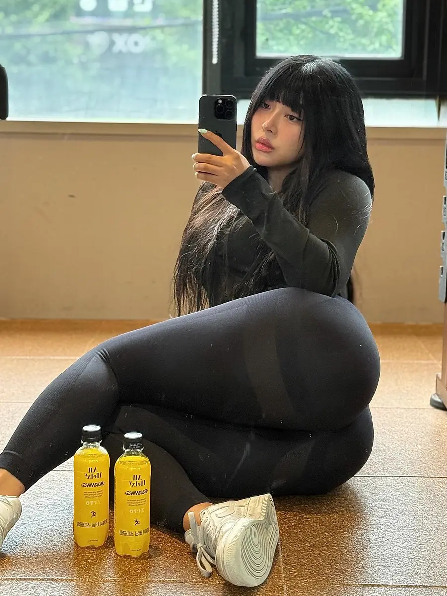 Farah escort in Hong Kong