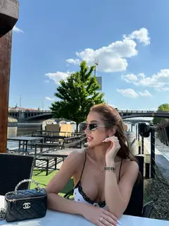 Gulmira escort in Hong Kong