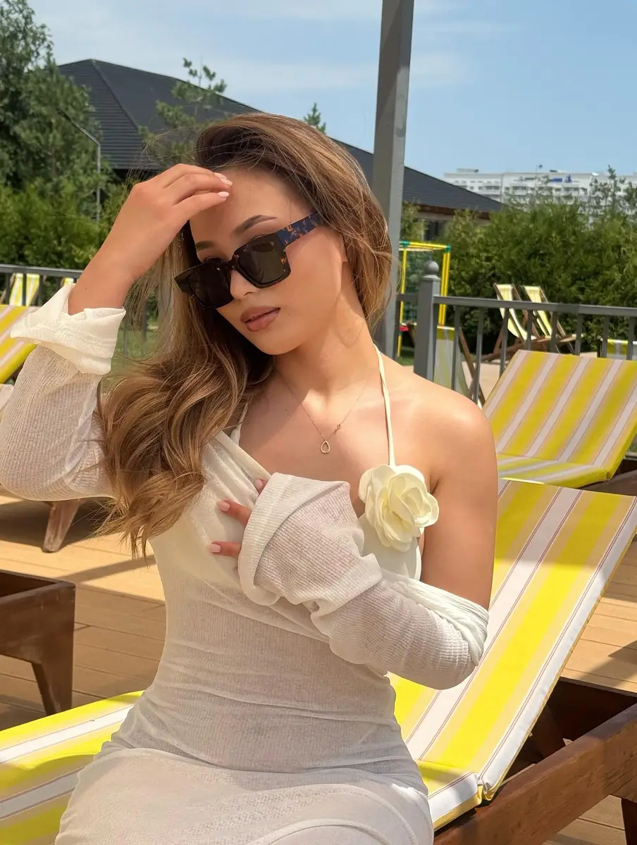 Magdalena escort in Hong Kong