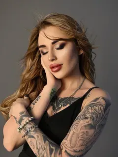 Rimma escort in Hong Kong