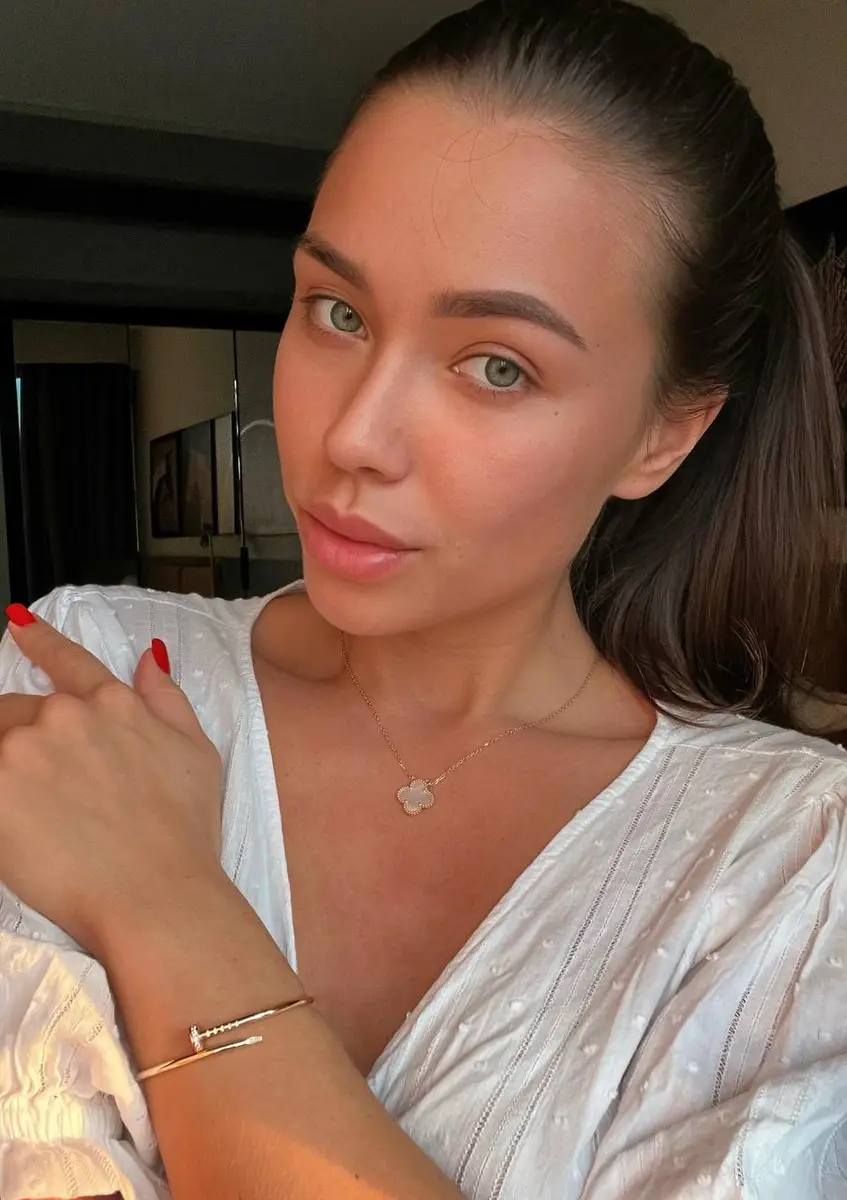 Theresa escort in Hong Kong